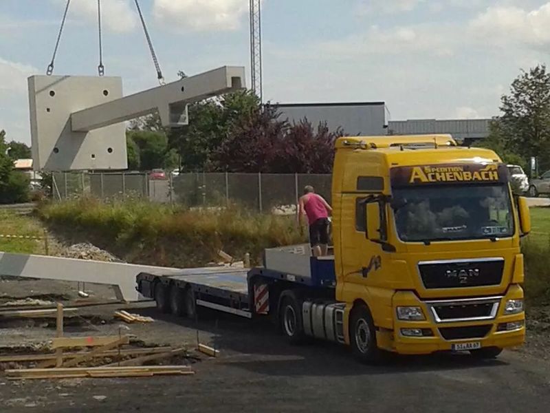 Die Spedition Achenbach im Jahr 2012 mit moderner Lkw-Flotte und digitaler Disposition