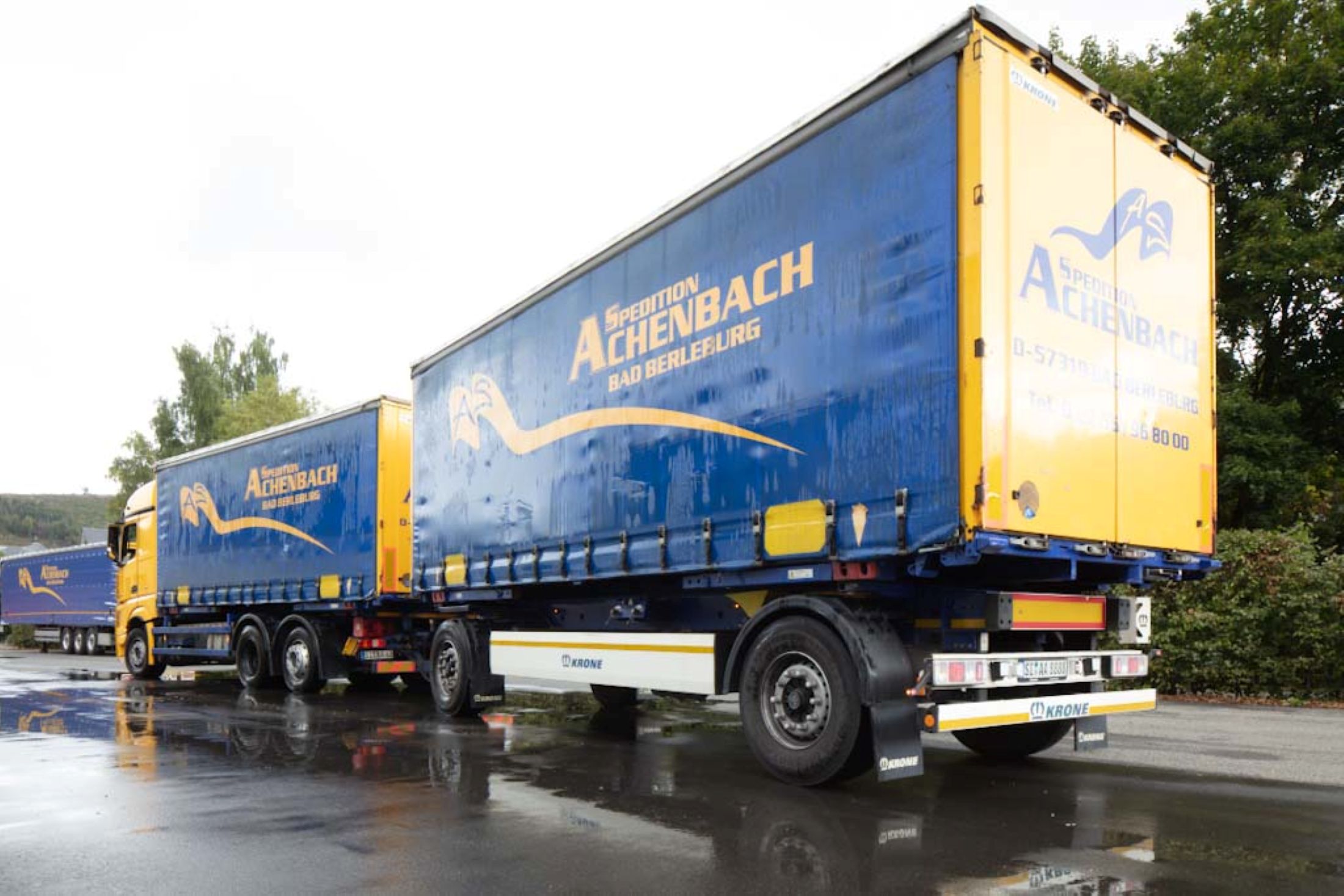 Wechselbrücken-Lkw der Spedition Achenbach – ideal für flexible Be- und Entladung sowie Stellplatzsysteme.